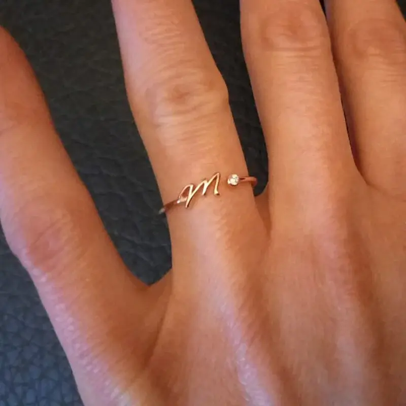Bague fine, réglable, initiale, métal doré